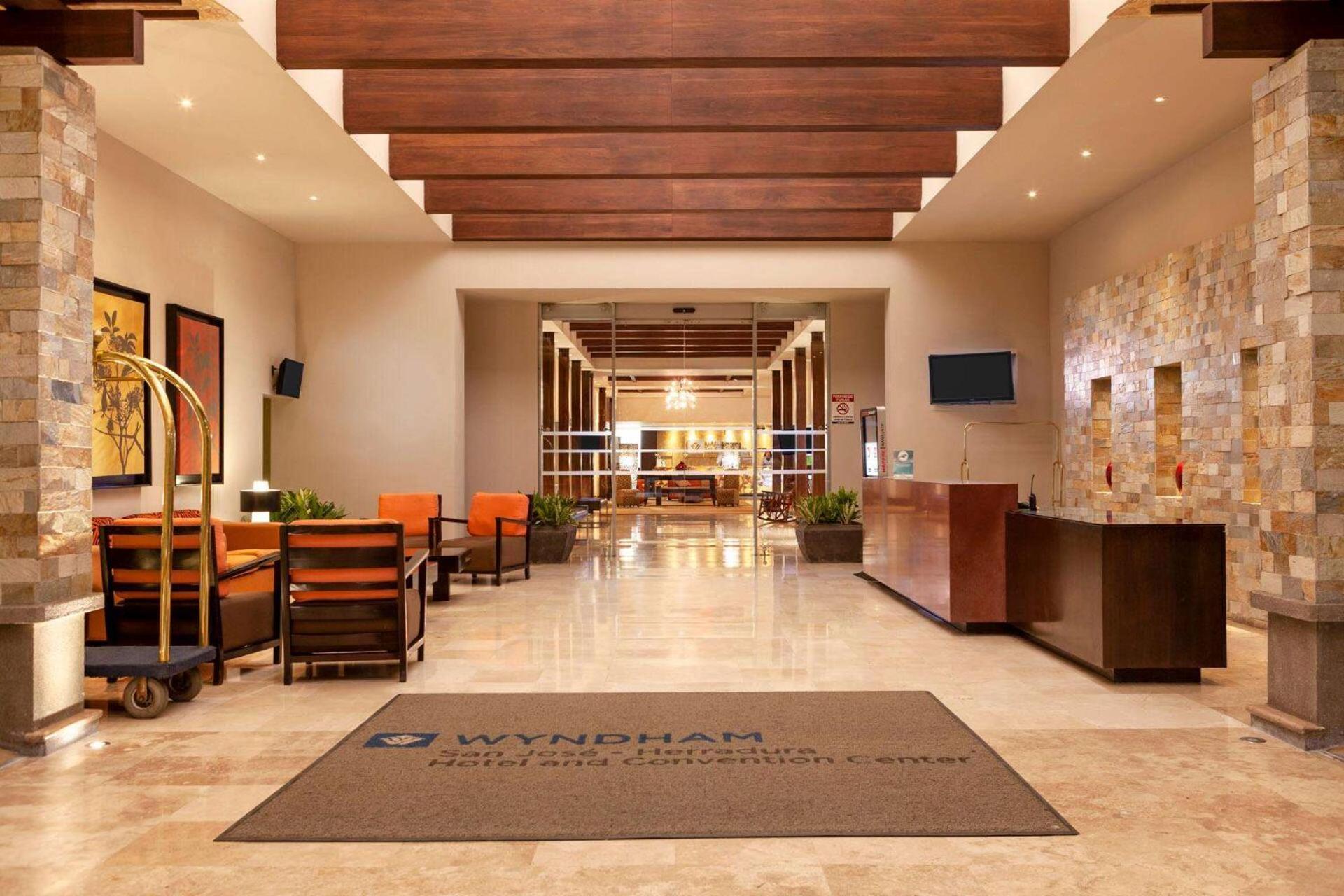Wyndham San Jose Herradura Exterior foto Lobby of the hotel