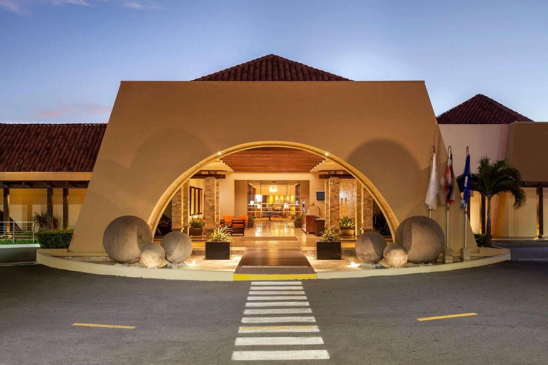 Wyndham San Jose Herradura Exterior foto The entrance of the hotel